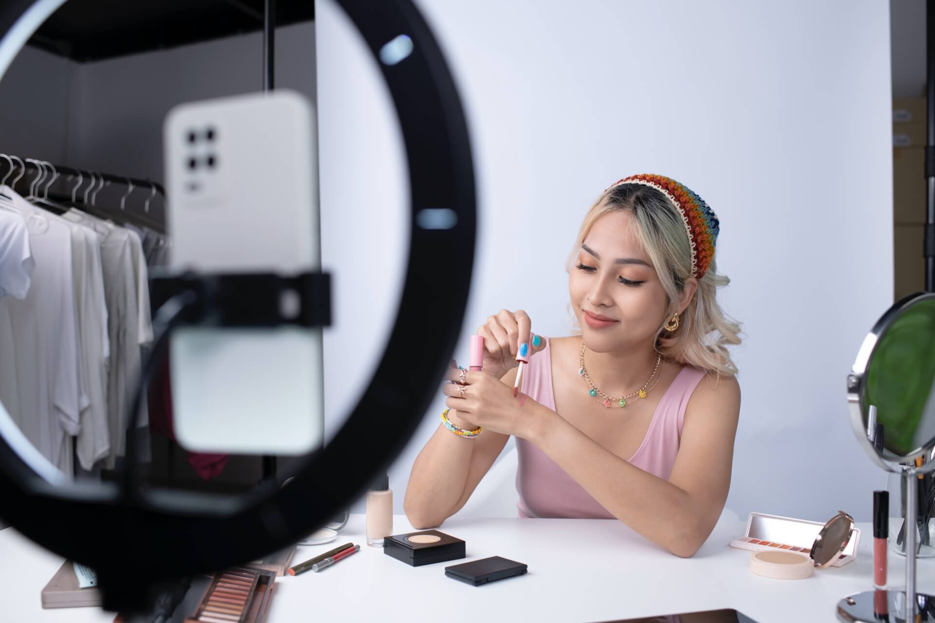 Jak wybić się na Instagramie w 2025 roku? Wskazówki dla twórców internetowych