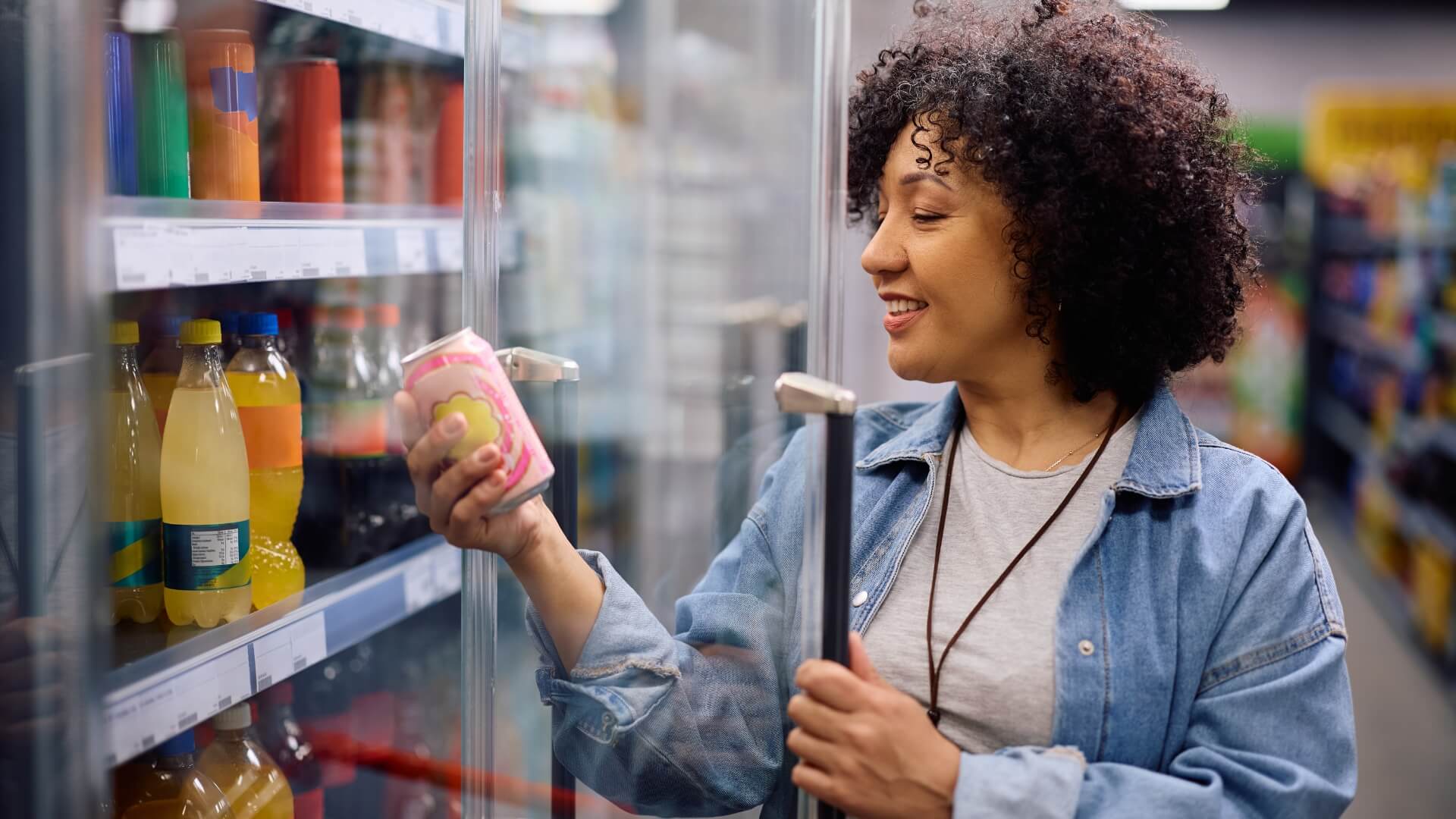Piwo 0 proc. to wytrych. Branża obchodzi zakaz reklamy
